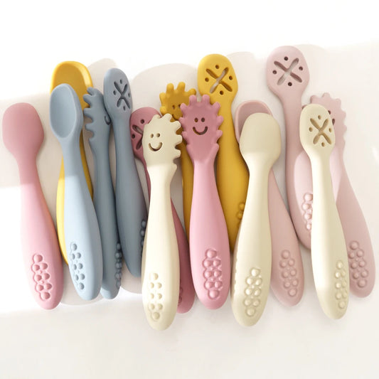 3PCS Cute Baby Learning Spoons ملاعق السيلكون لملائكتك الحديثي الولادة