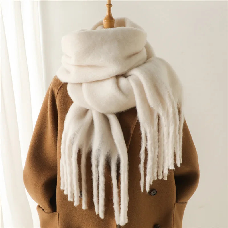 Warm & Elegant Tassel Shawl for Autumn/Winter